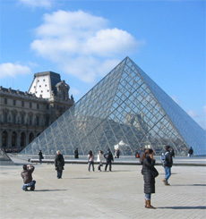 Free Photos of Paris - Louvre Pyramid